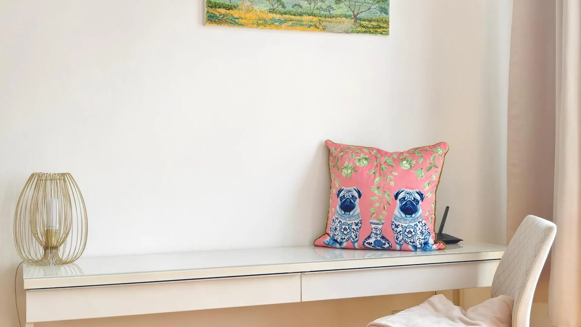 The Rose Apartment - Near Schoenbrunn Palace Wenen