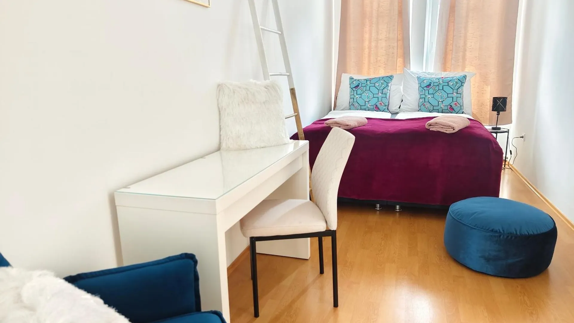 The Rose Apartment - Near Schoenbrunn Palace Wenen