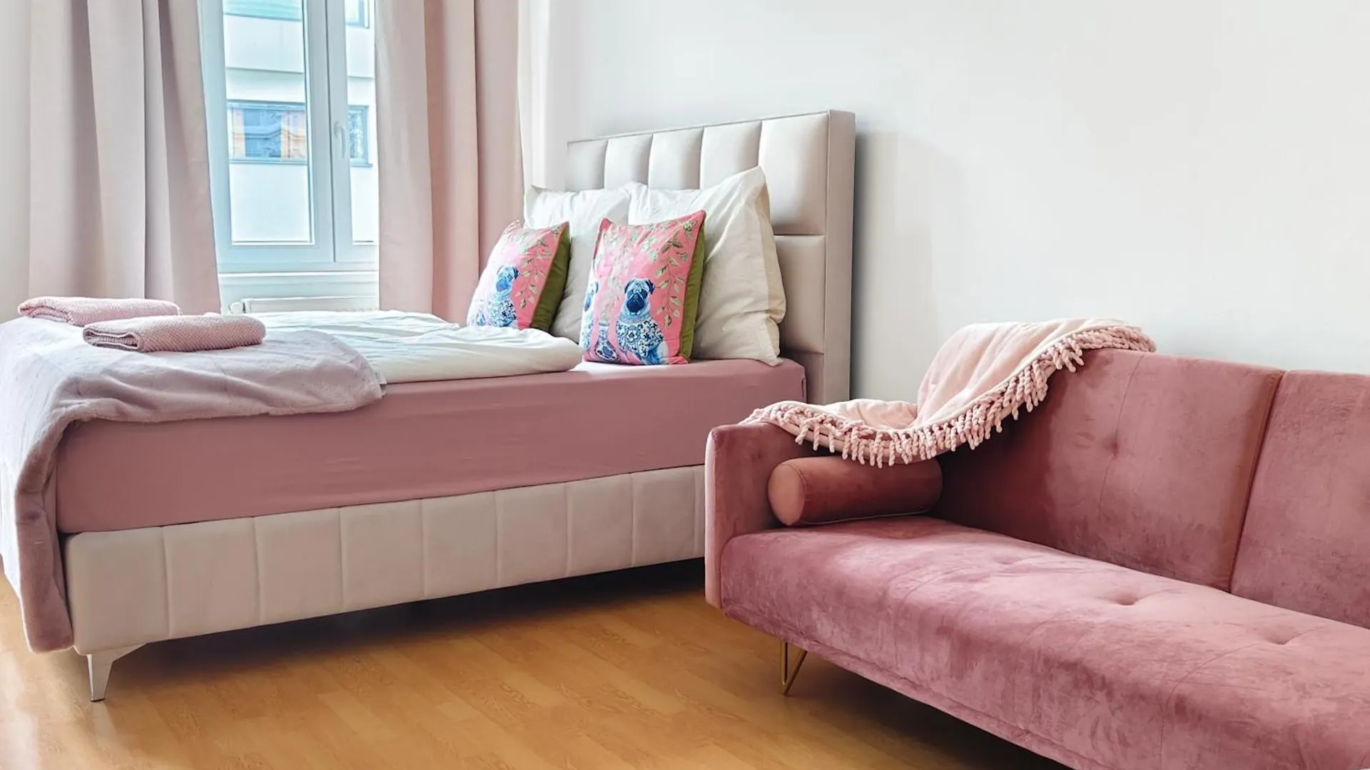 The Rose Apartment - Near Schoenbrunn Palace Wenen